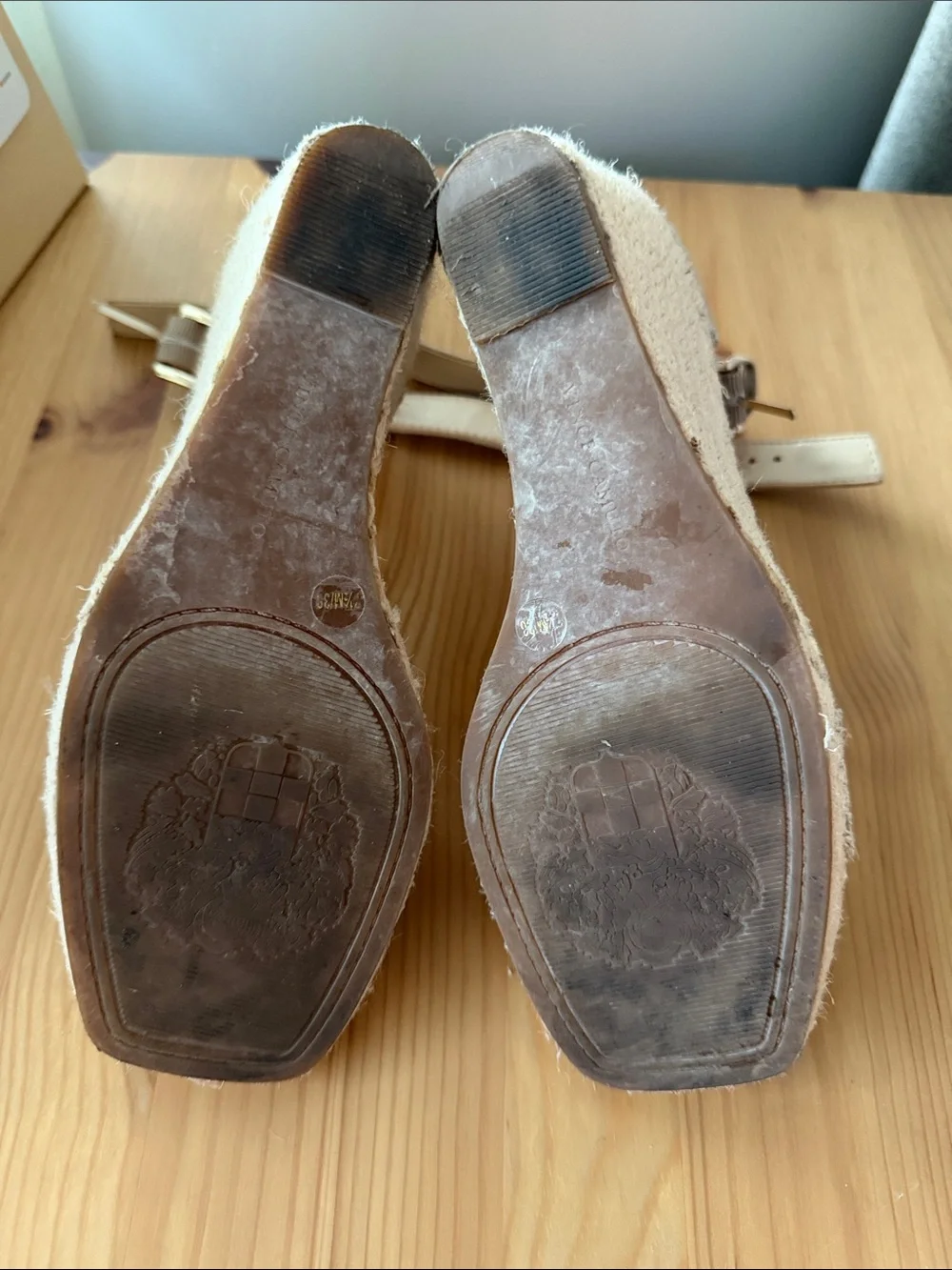 EUC Vince Camuto Meddrina Wedge Espadrille Sandals Tortilla